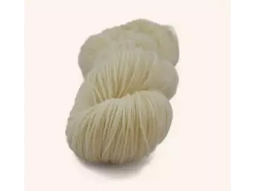 ungefärbte Sockenwolle mit Ramie